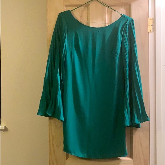 Green Dress (XS) - Picture 1 of 4